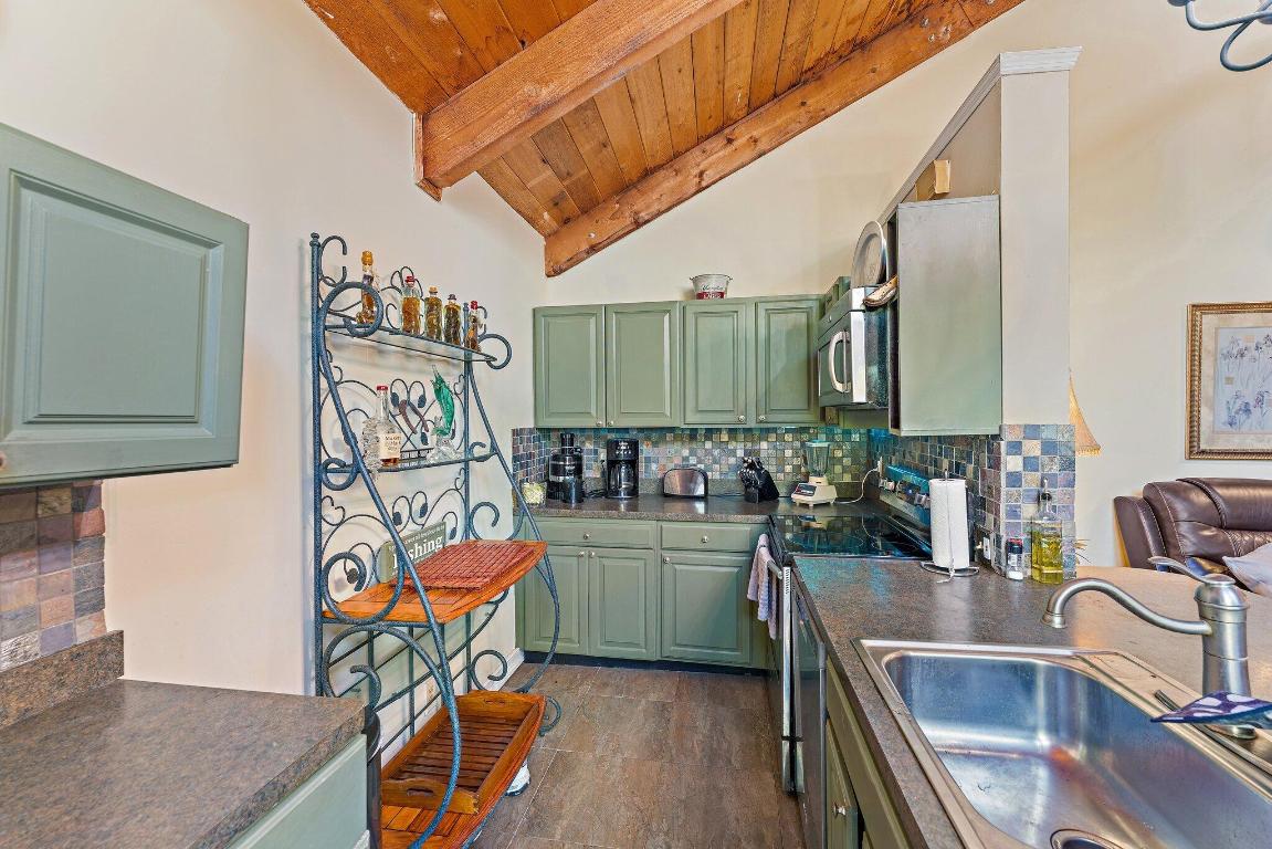 SEA LOFTERS CONDO - Residential Lease