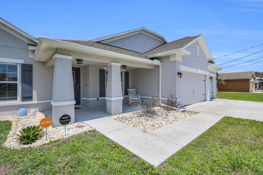Photo of 5515 NW Whitecap Road, Port Saint Lucie, FL 34986 (MLS # B26026436)