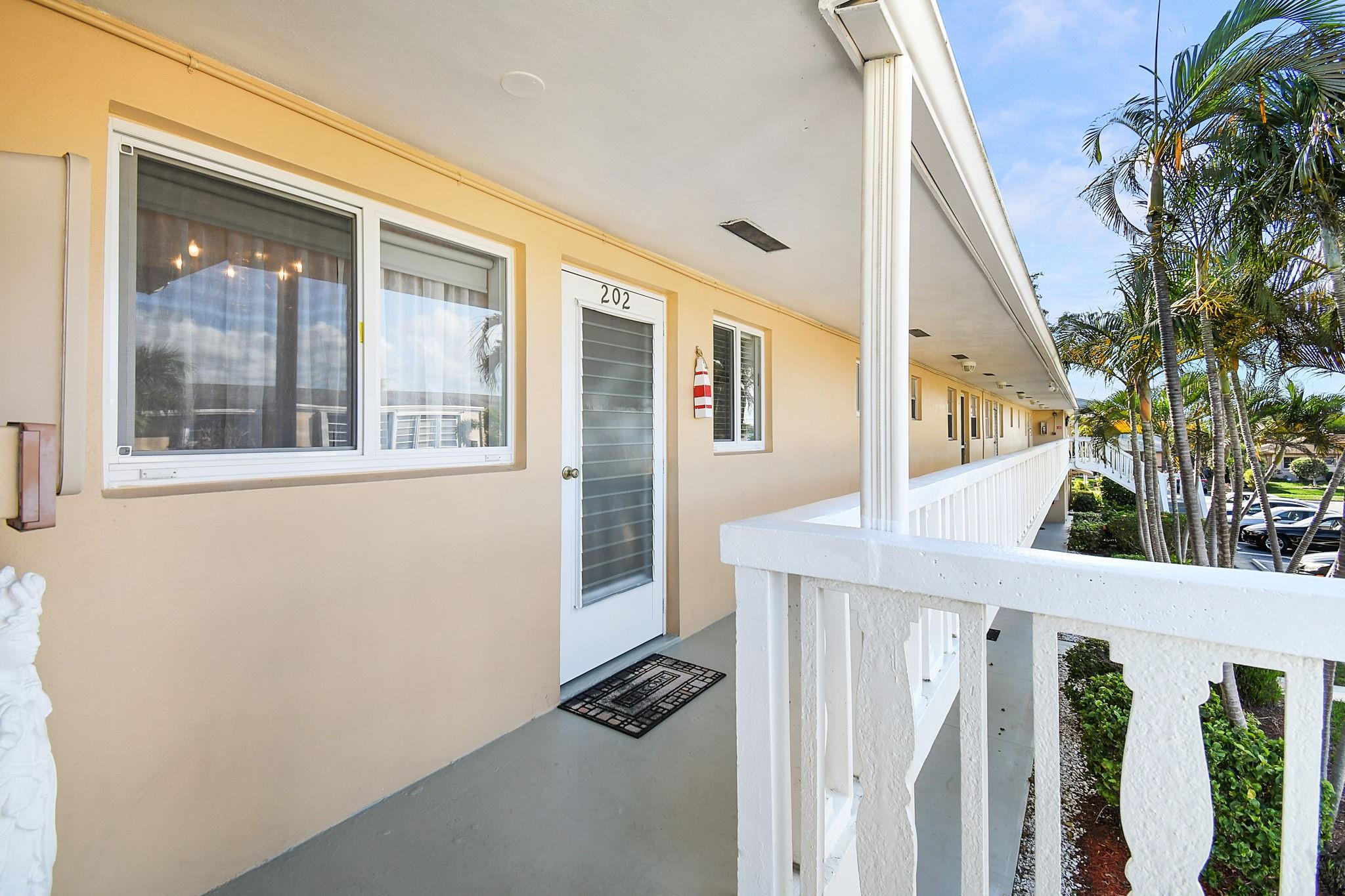 View photos, virtual tours, details... 2164 NE 1st Way 202