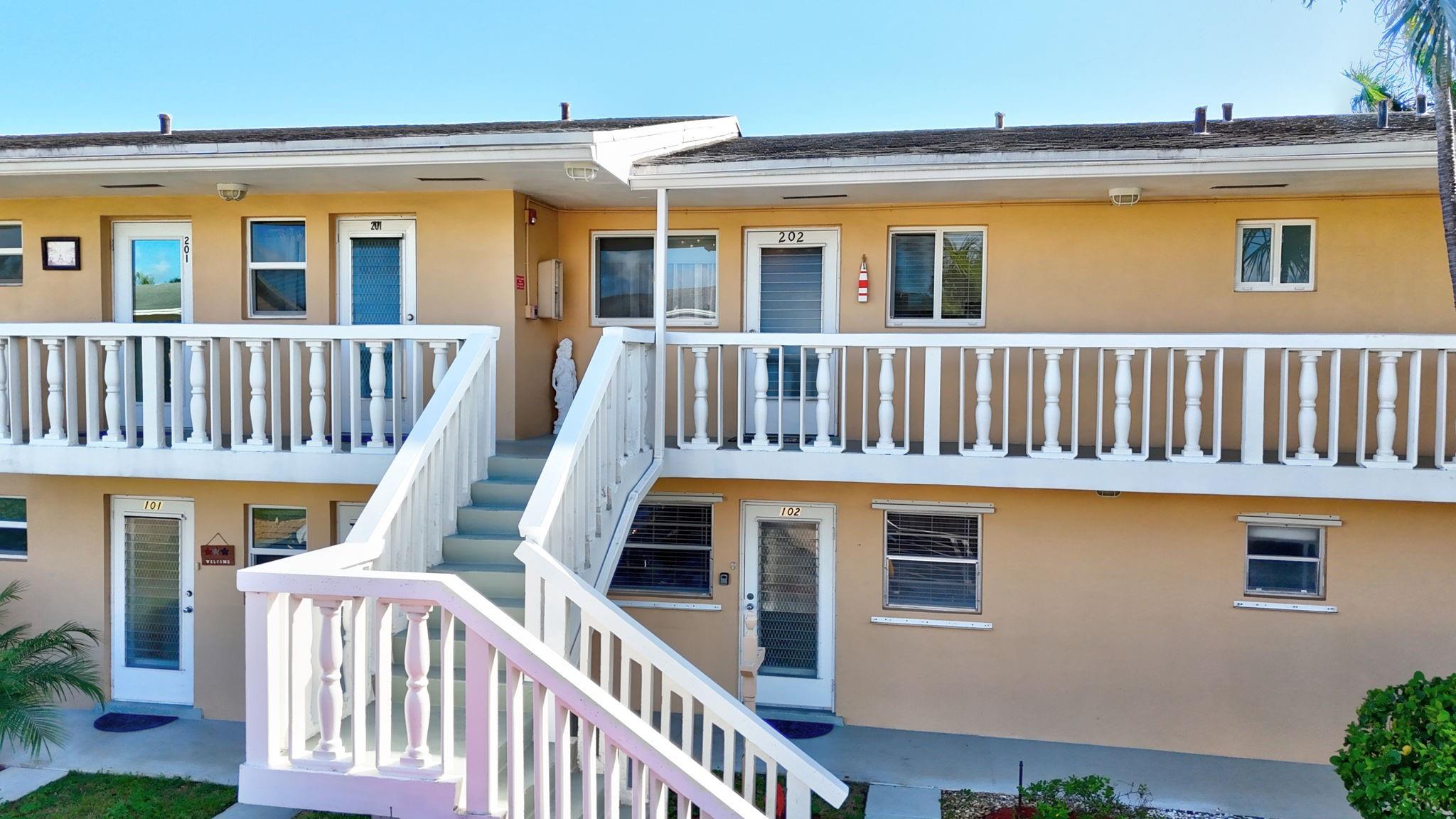 View photos, virtual tours, details... 2164 NE 1st Way 202