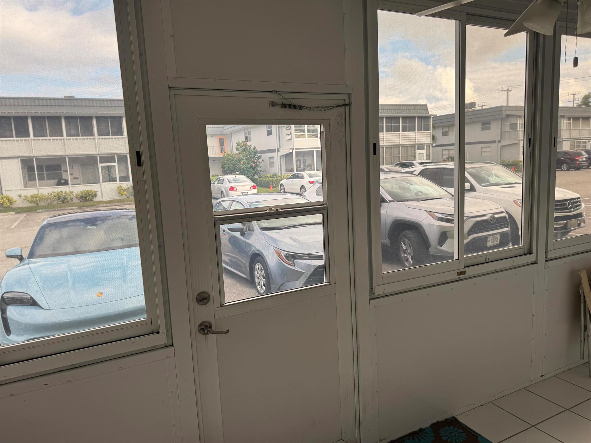 KINGS POINT SAXONY CONDOS - Residential