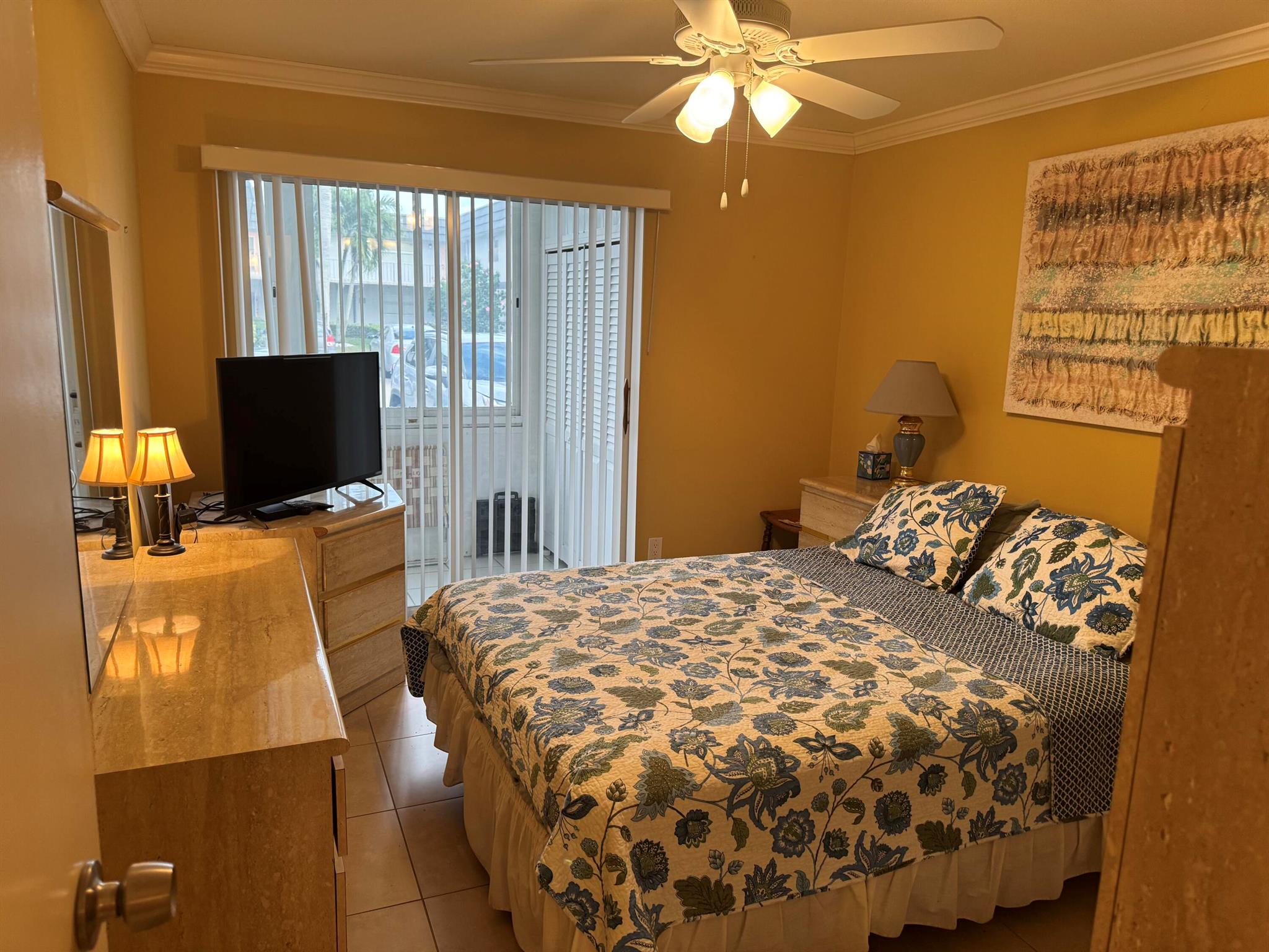 KINGS POINT SAXONY CONDOS - Residential