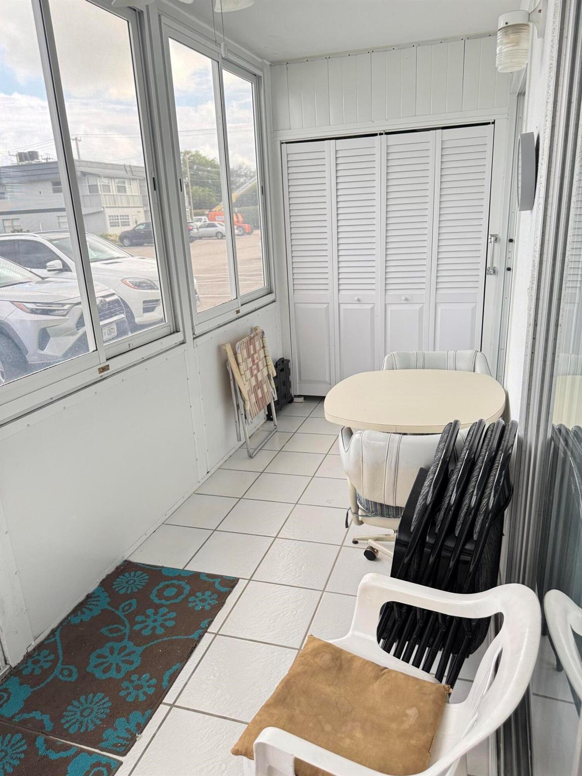 KINGS POINT SAXONY CONDOS - Residential