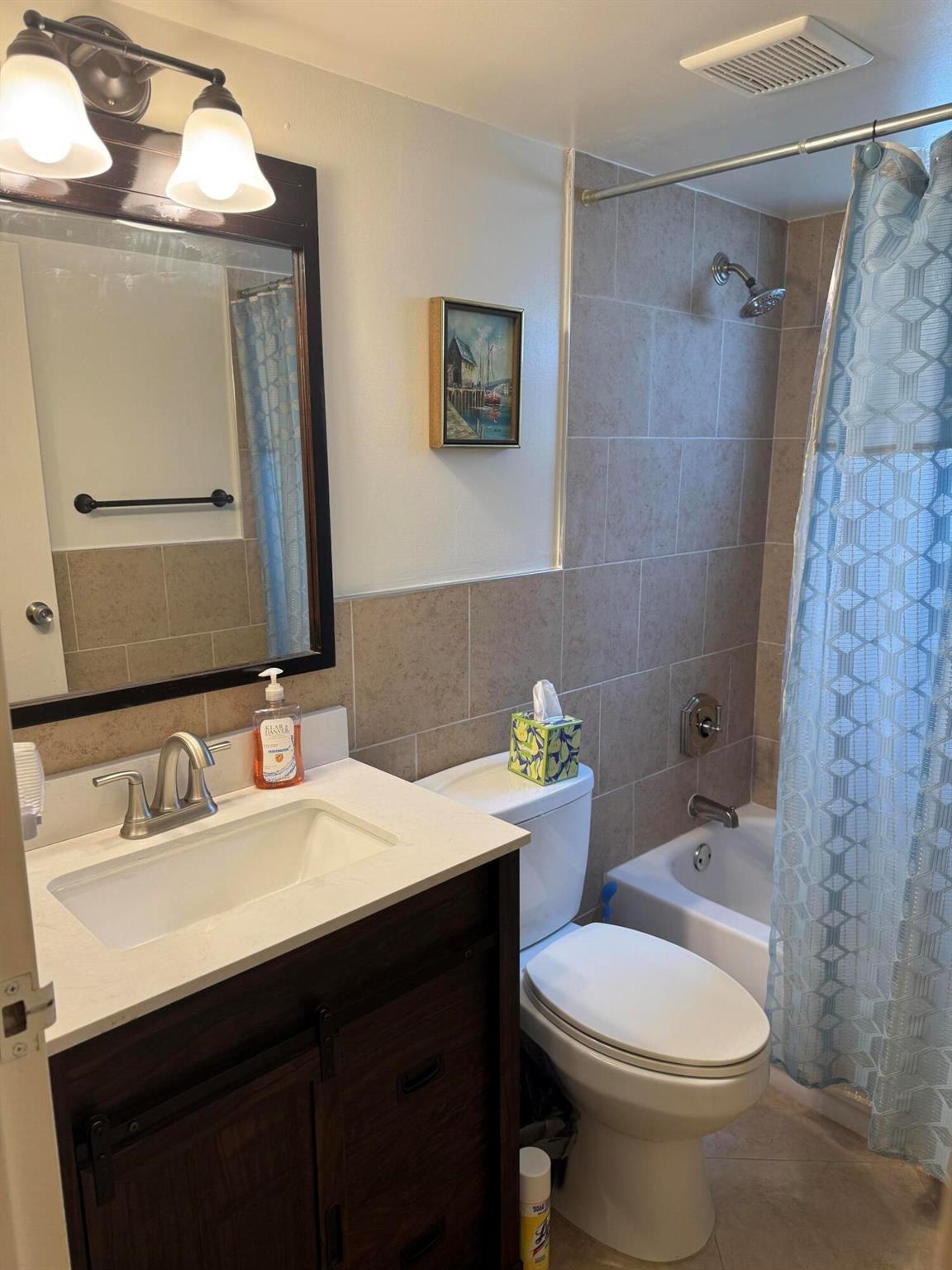 KINGS POINT SAXONY CONDOS - Residential