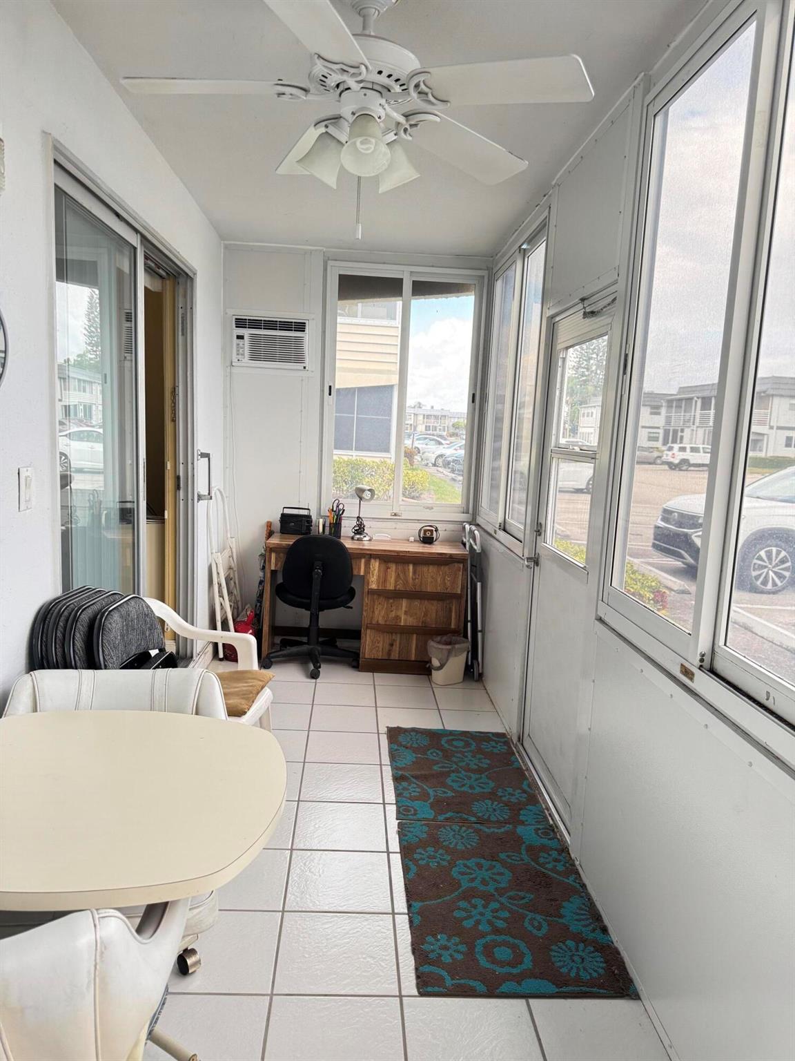 KINGS POINT SAXONY CONDOS - Residential