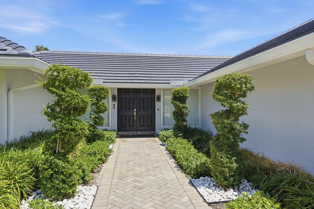 Photo of 5854 Pinebrook Drive, Boca Raton, FL 33433 (MLS # B26028953)