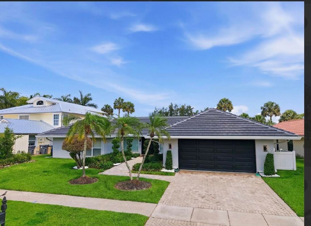 Photo of 5854 Pinebrook Drive, Boca Raton, FL 33433 (MLS # B26028953)