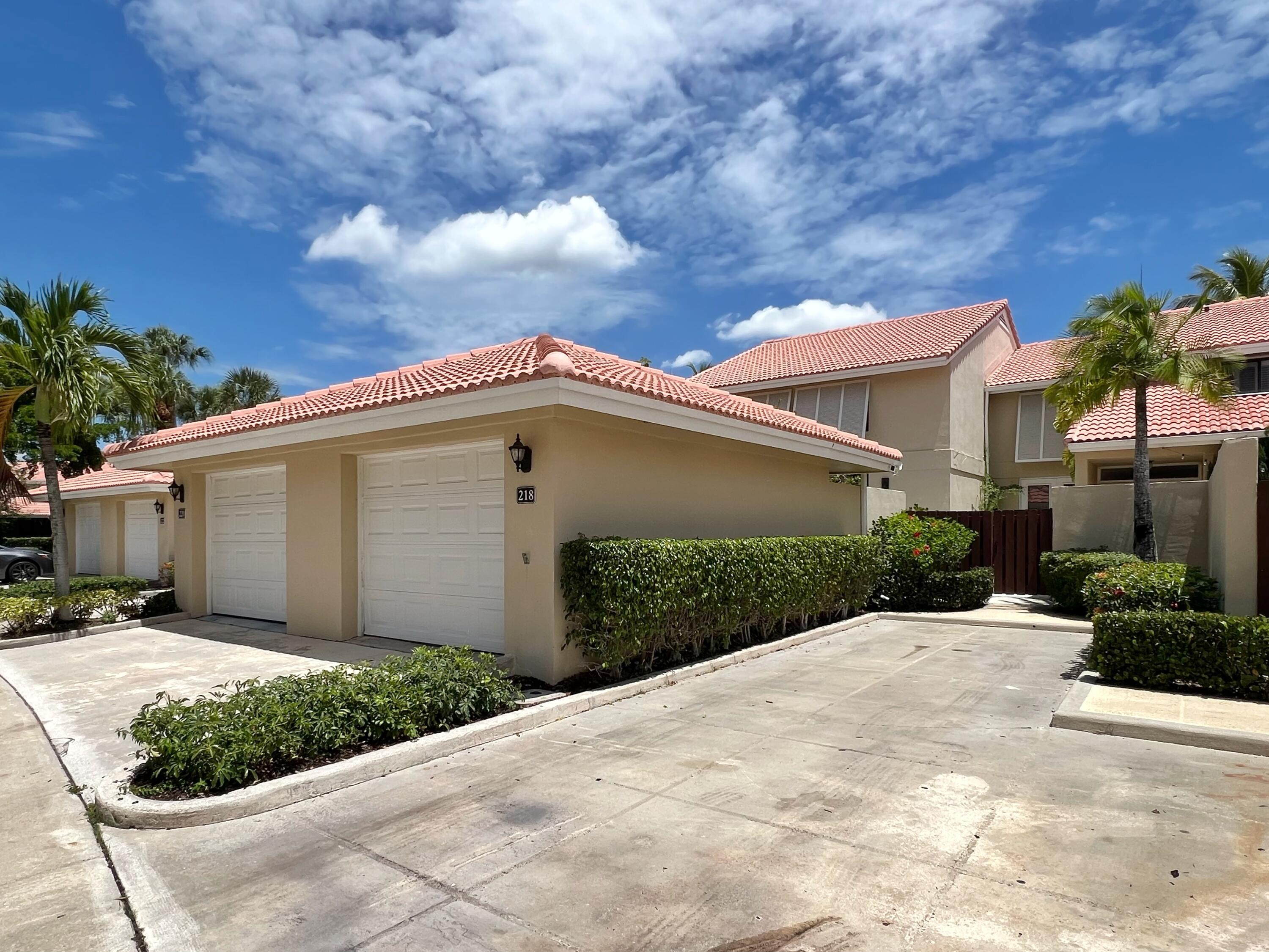 Stunning Townhome in PGA National - Fully Renovated and Furnished. Welcome to your dream home in the prestigious PGA National community! This beautifully redone 3-bedroom, 3-bathroom townhome offers the perfect blend of contemporary elegance and luxurious comfort. Ideally located close to golf courses, pools, shopping, and fine dining, with quick access to I-95 and the Turnpike, this property is a prime find. Nestled in a prime spot within PGA National, this townhome is just steps away from the community pool and offers breathtaking lake and fountain views. Modern Upgrades: Enjoy the convenience of brand-new stainless steel appliances, including a washer and dryer.