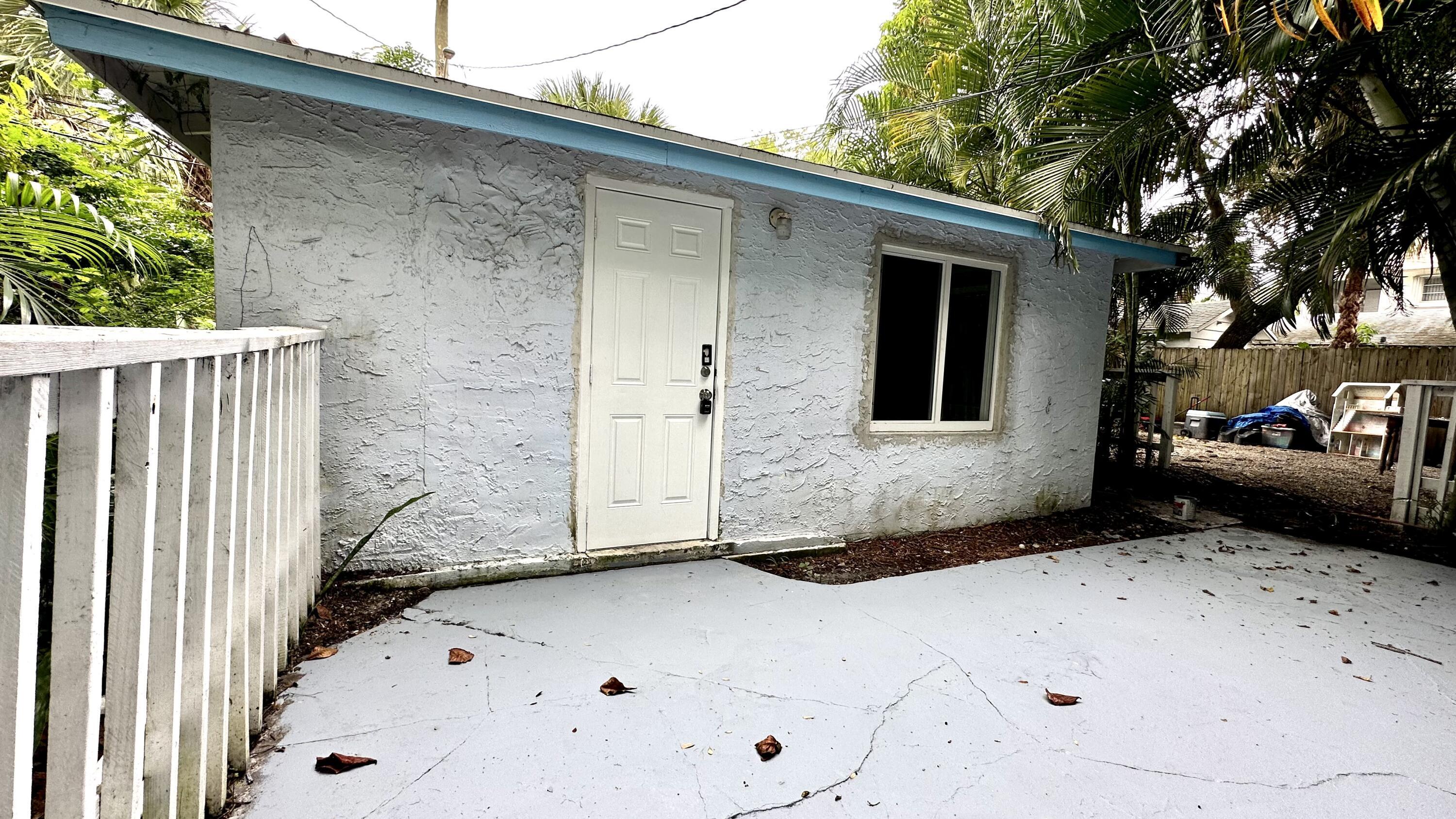 LAKE WORTH TOWN OF - Residential Lease