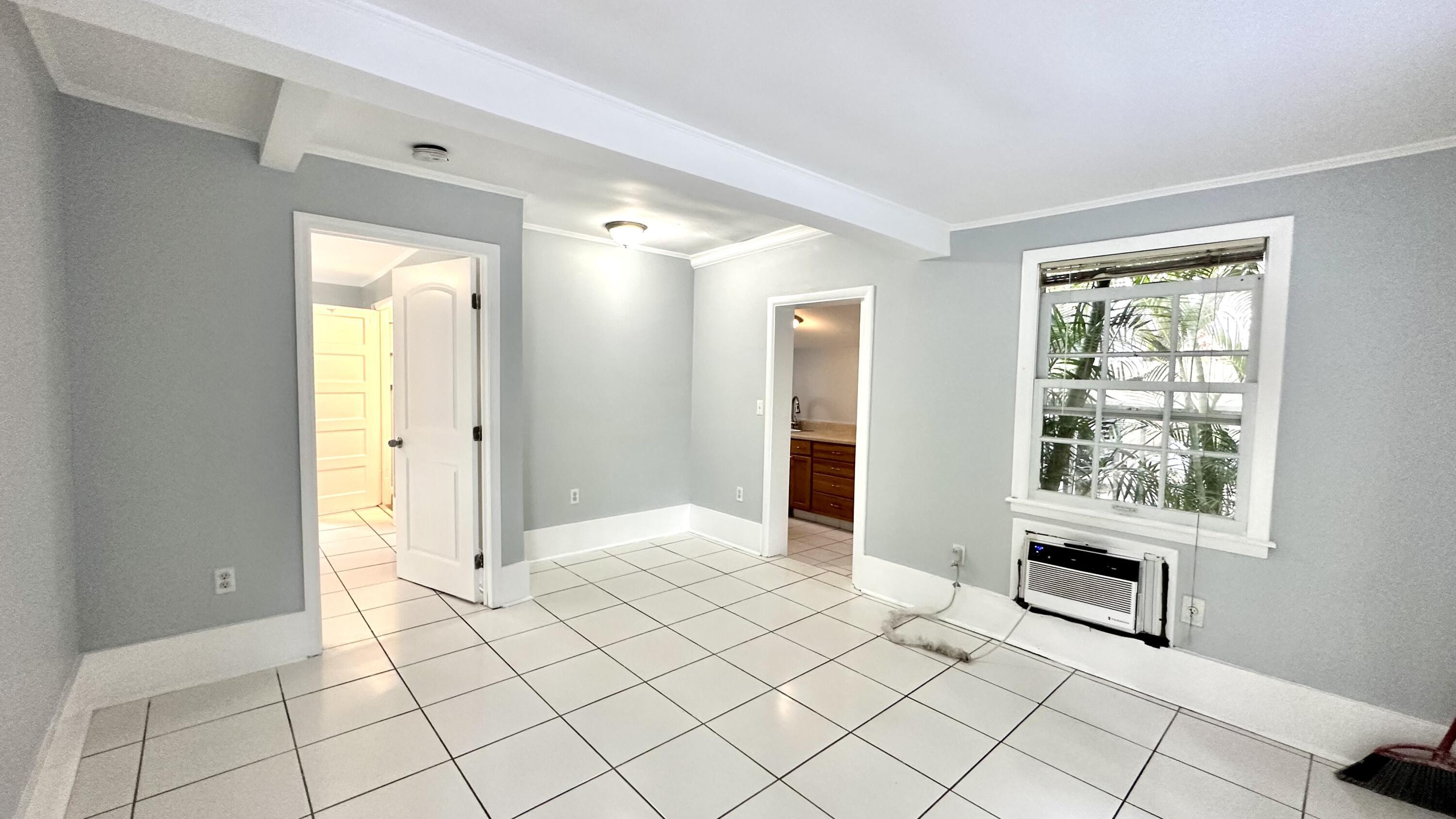 LAKE WORTH TOWN OF - Residential Lease