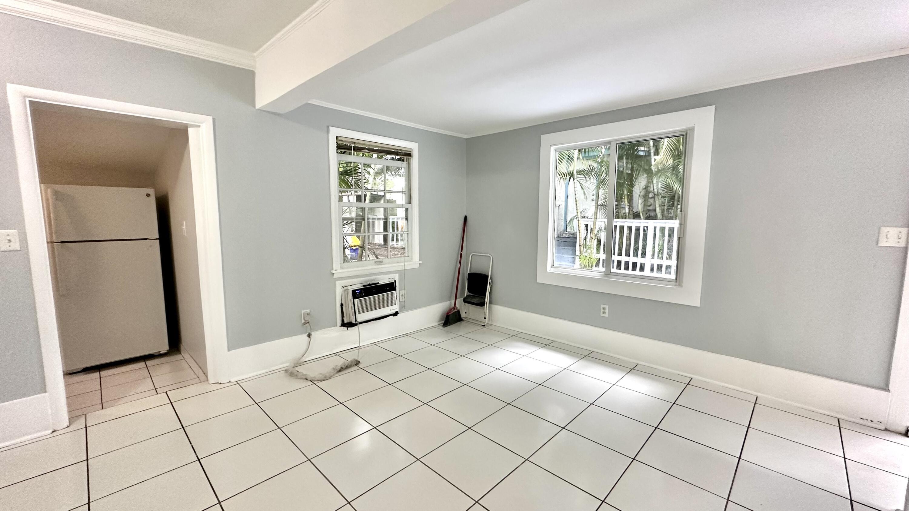 LAKE WORTH TOWN OF - Residential Lease