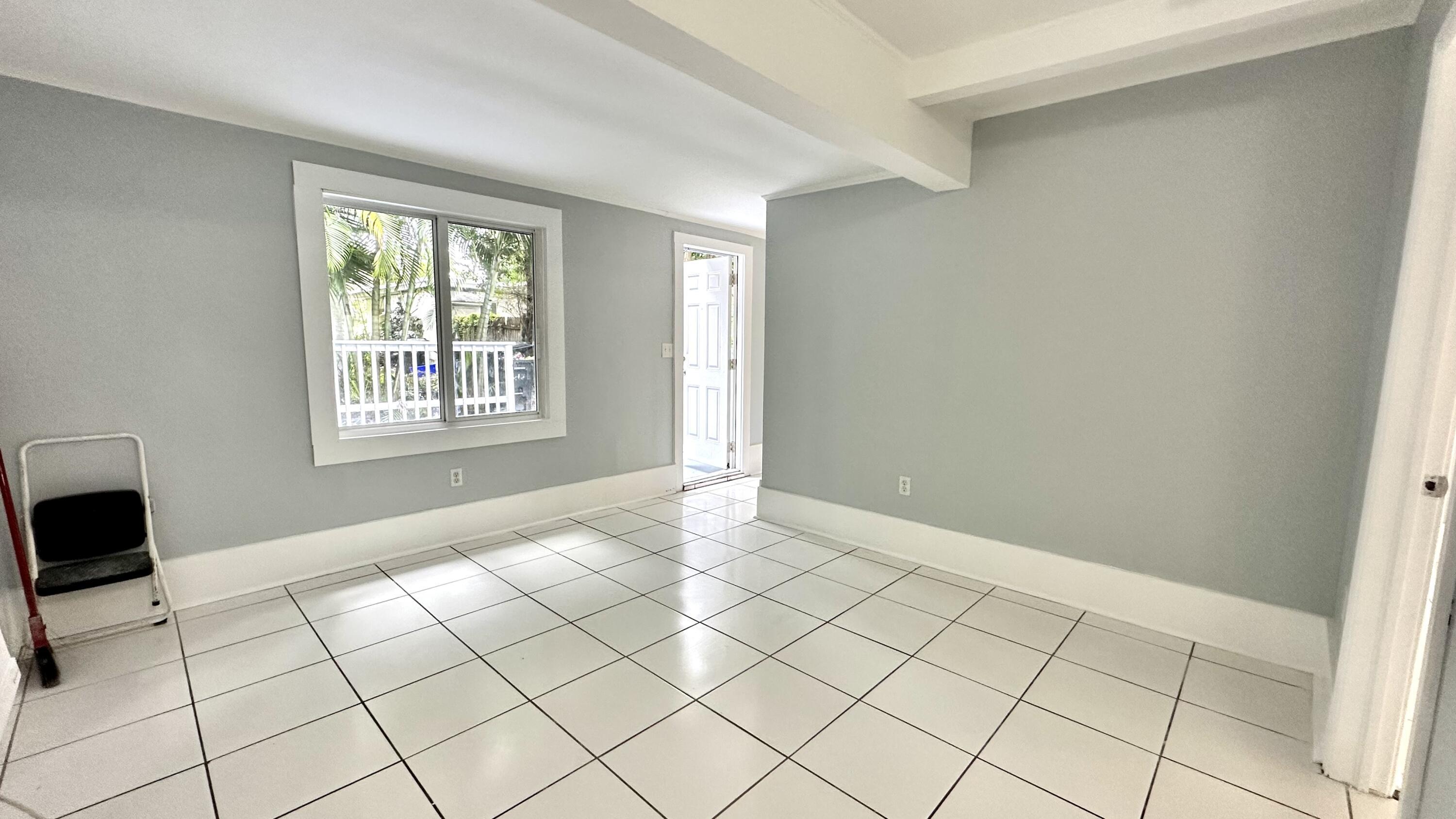 LAKE WORTH TOWN OF - Residential Lease