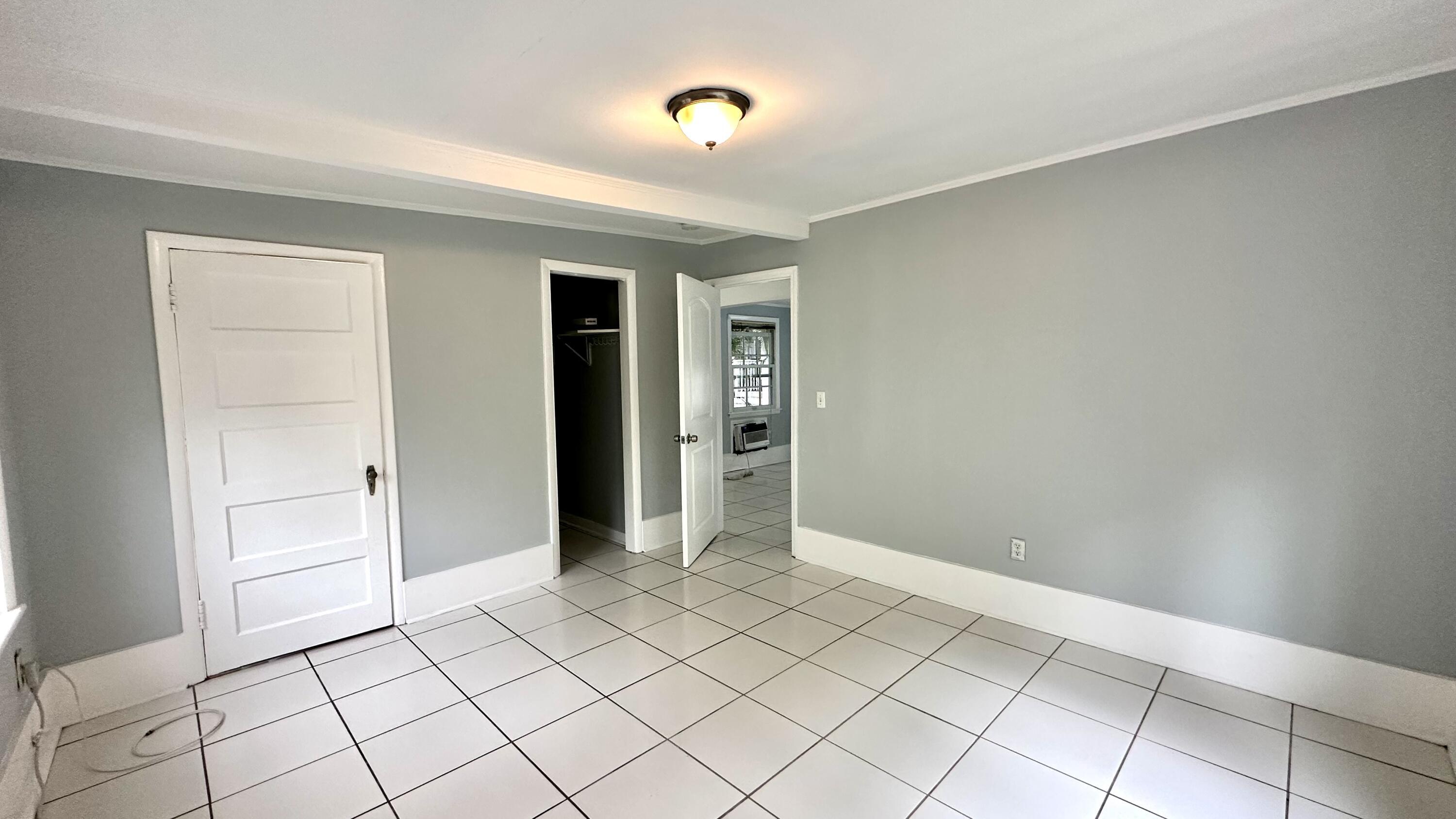 LAKE WORTH TOWN OF - Residential Lease