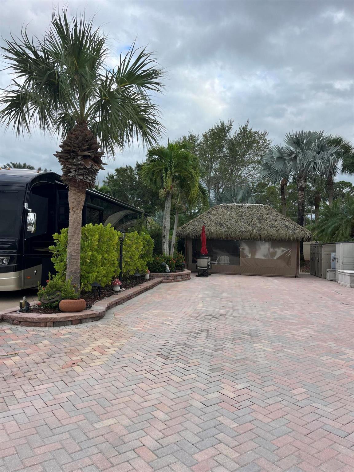 OUTDOOR RESORTS AT ST LUC - Land