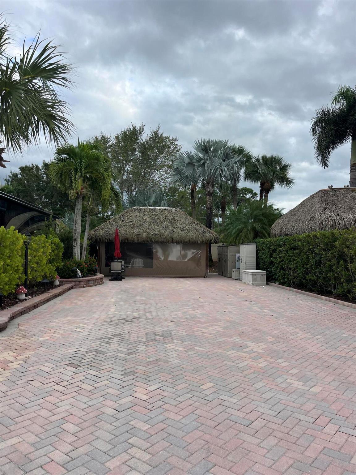 OUTDOOR RESORTS AT ST LUC - Land