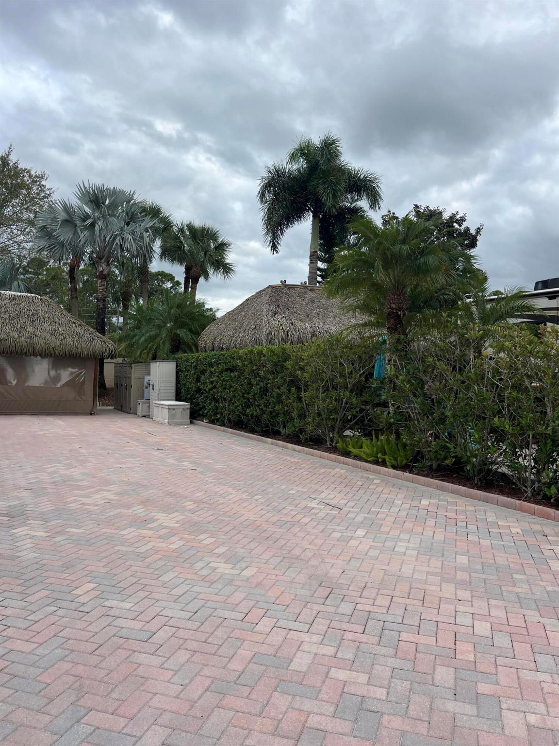 OUTDOOR RESORTS AT ST LUC - Land