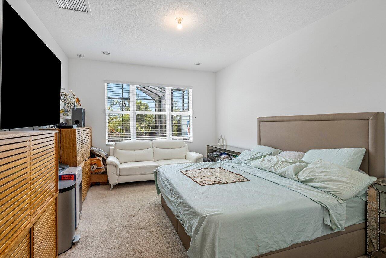 19474 Broad Shore Walk
