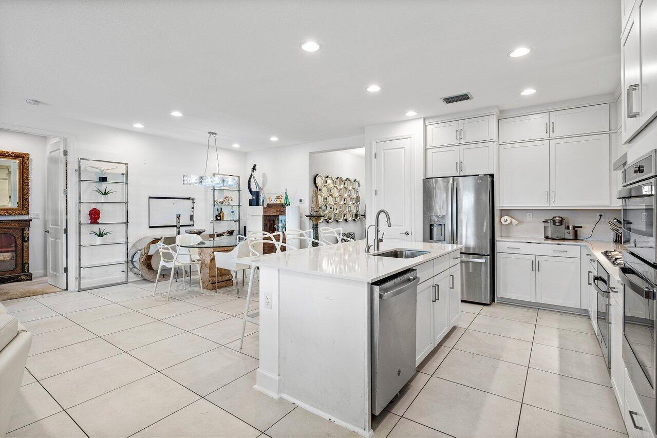 19474 Broad Shore Walk