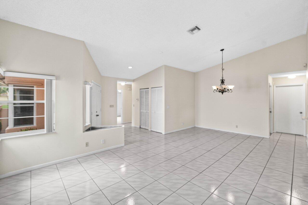 BOCA SPRINGS - Residential