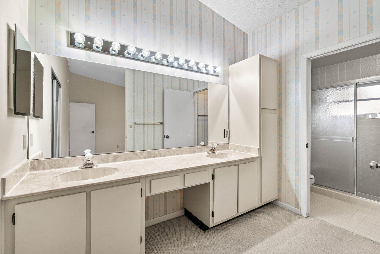 BOCA SPRINGS - Residential