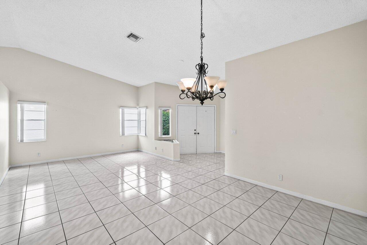 BOCA SPRINGS - Residential