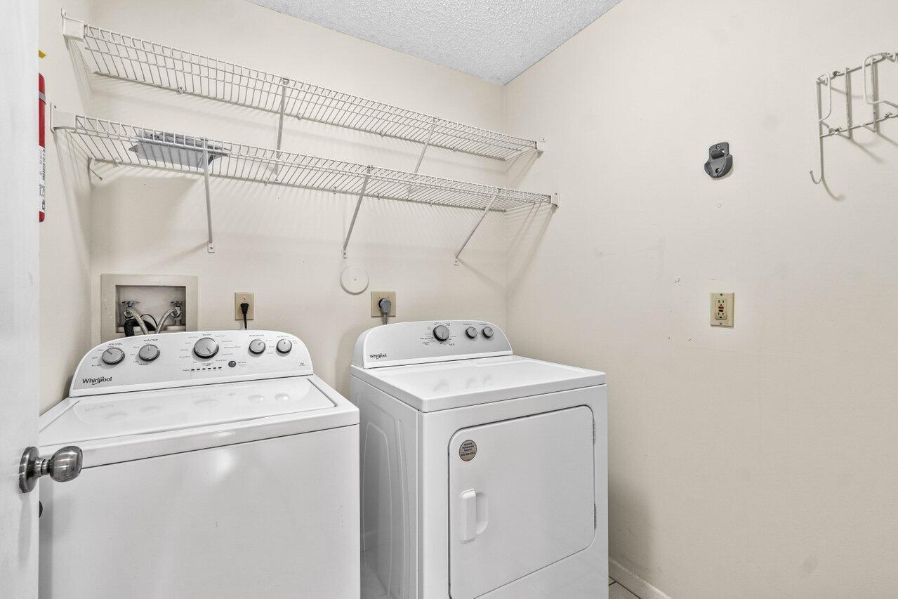 BOCA SPRINGS - Residential