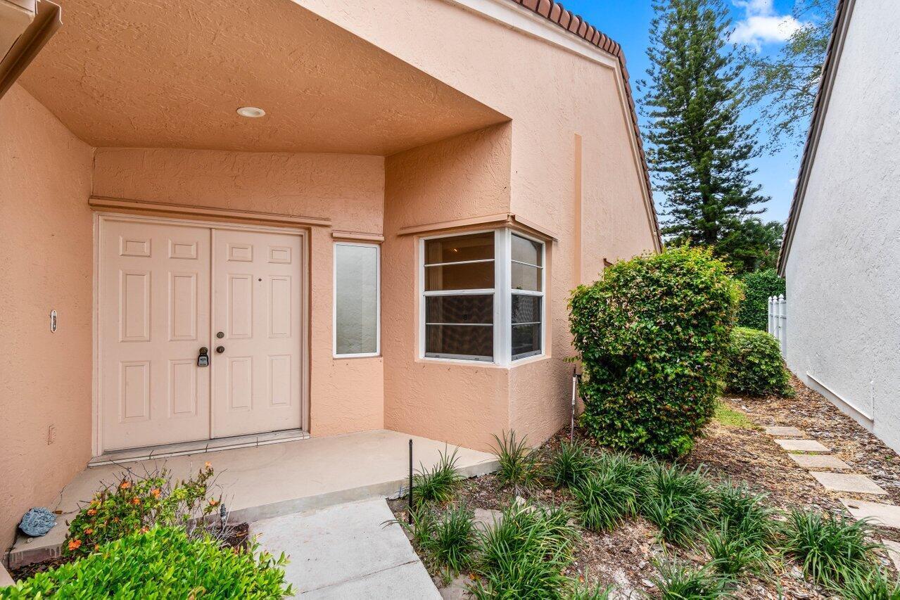 BOCA SPRINGS - Residential