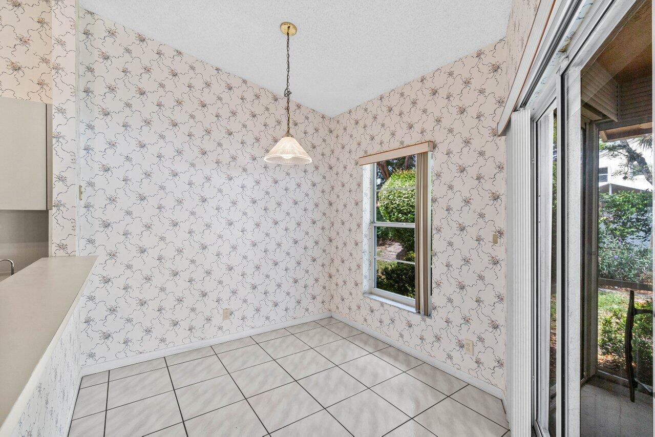 BOCA SPRINGS - Residential
