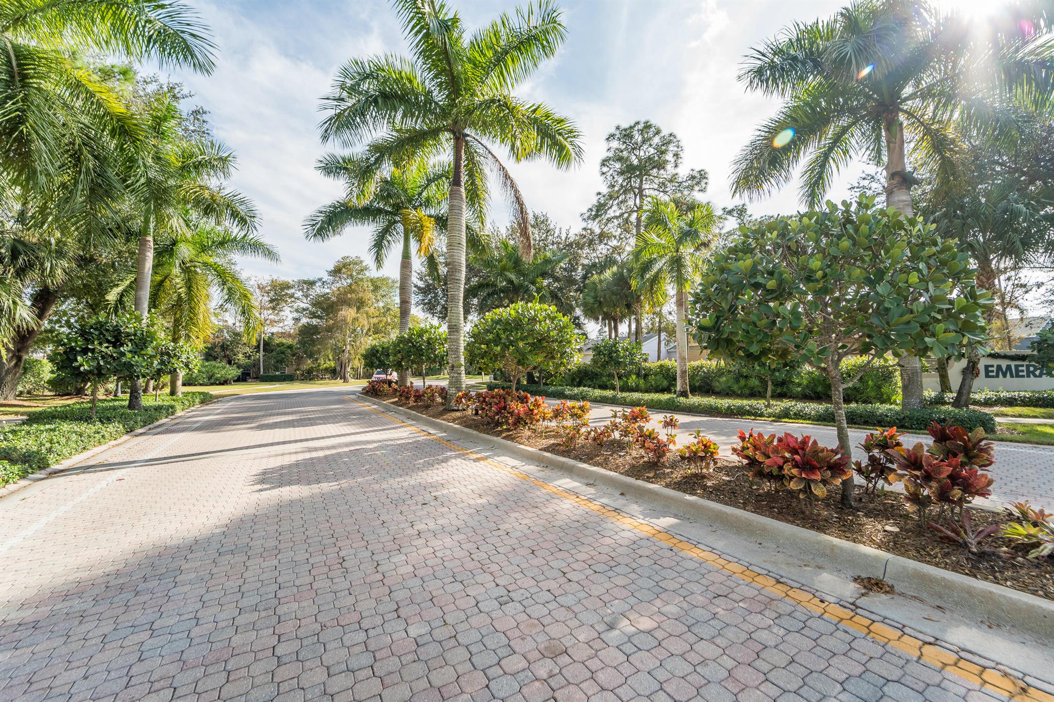 EMERALD FOREST OF WELLING - Residential