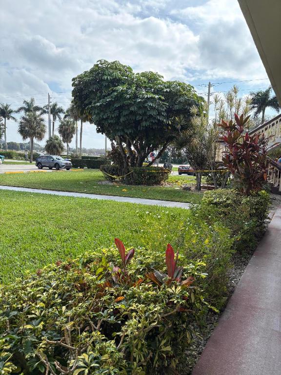 CENTURY VILLAGE/ WALTHAM CONDO - Residential Lease