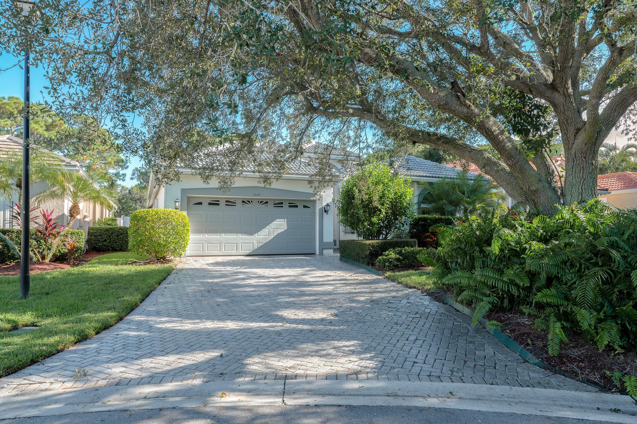 HIGHLAND GLEN - Residential