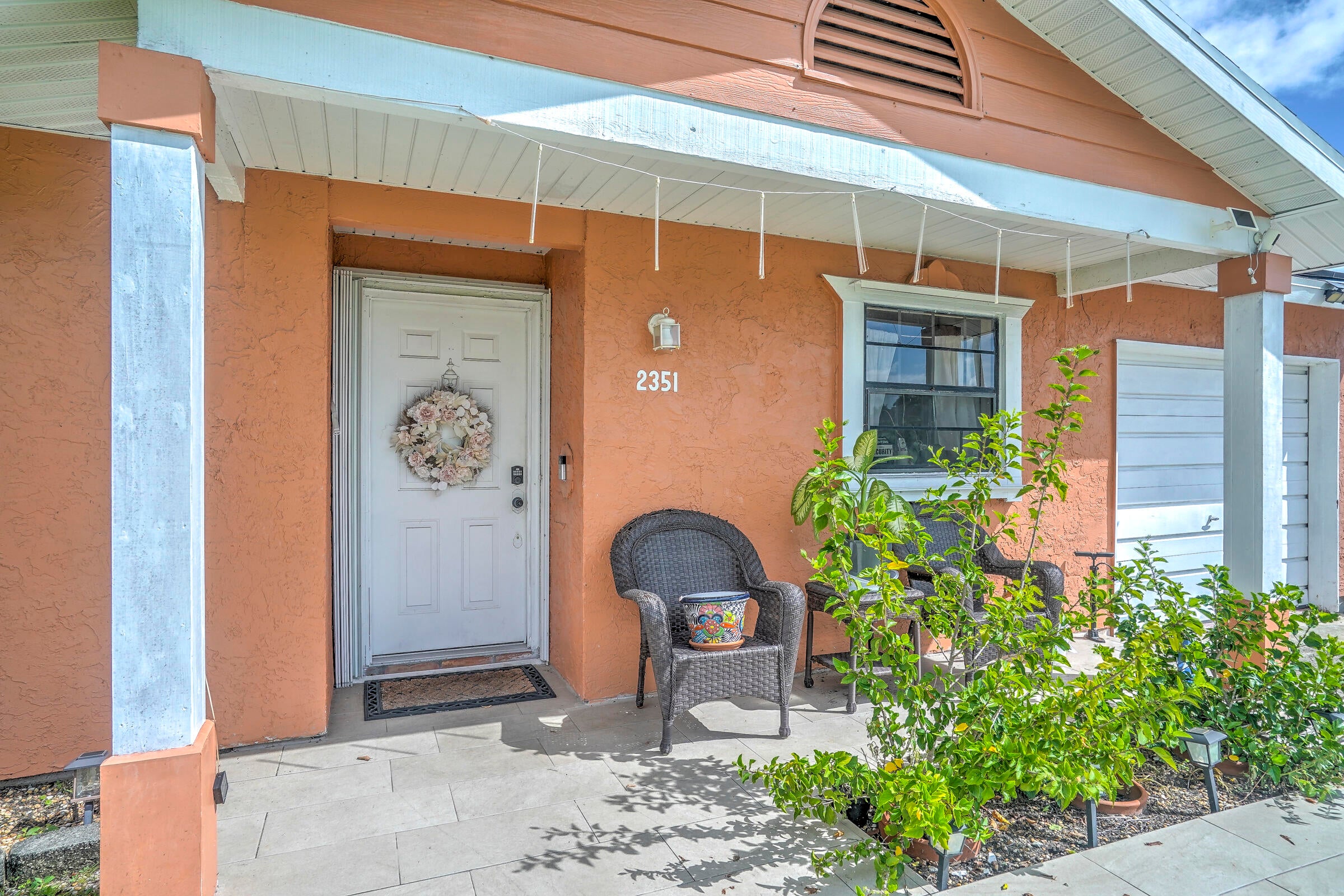 Home Search 1 2351 SE Fruit Avenue
