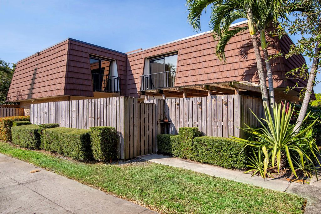 Photo of 317 3rd Lane, Palm Beach Gardens, FL 33418 (MLS # R11049479)