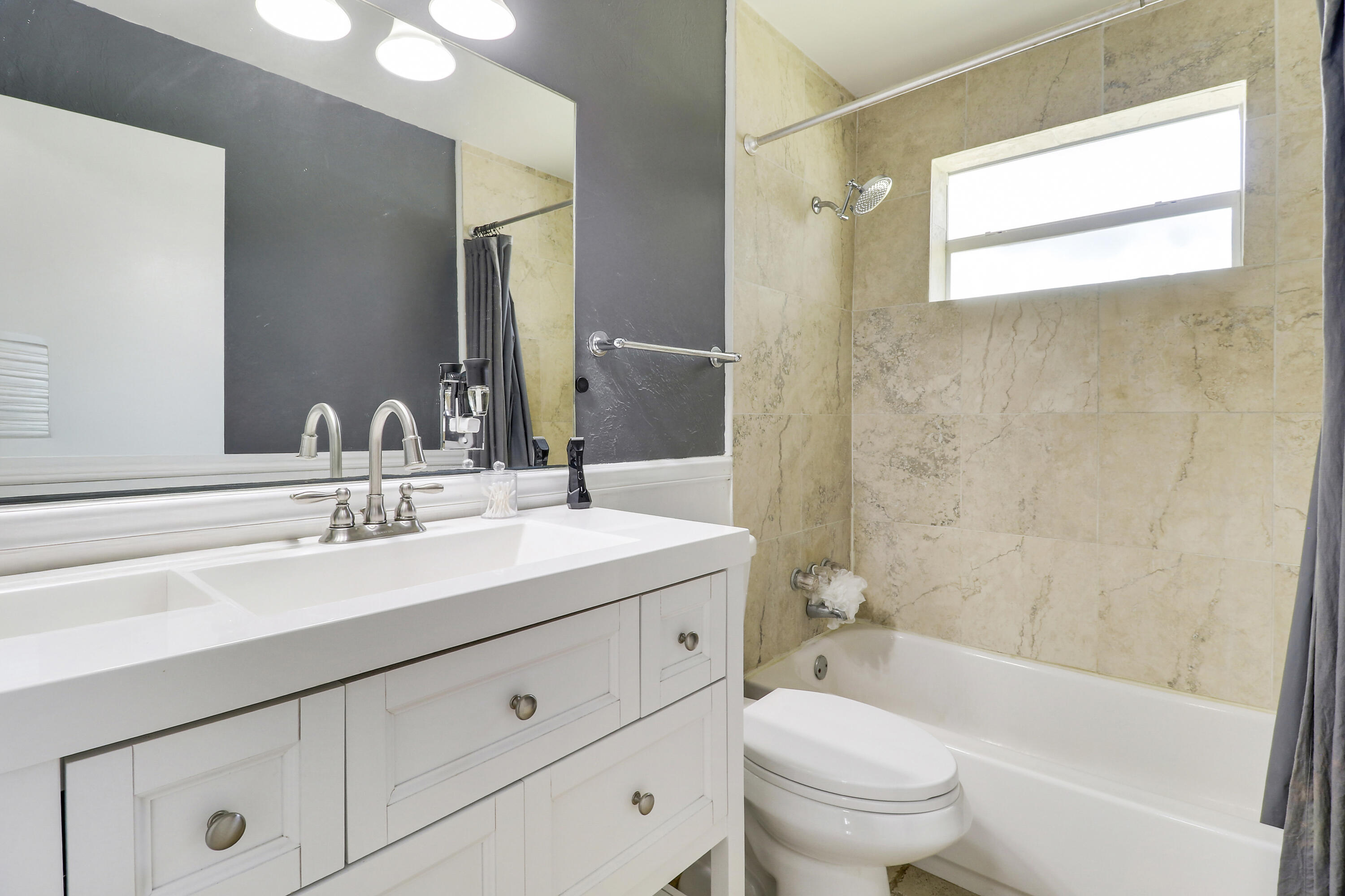 TROPIC VISTA - Residential