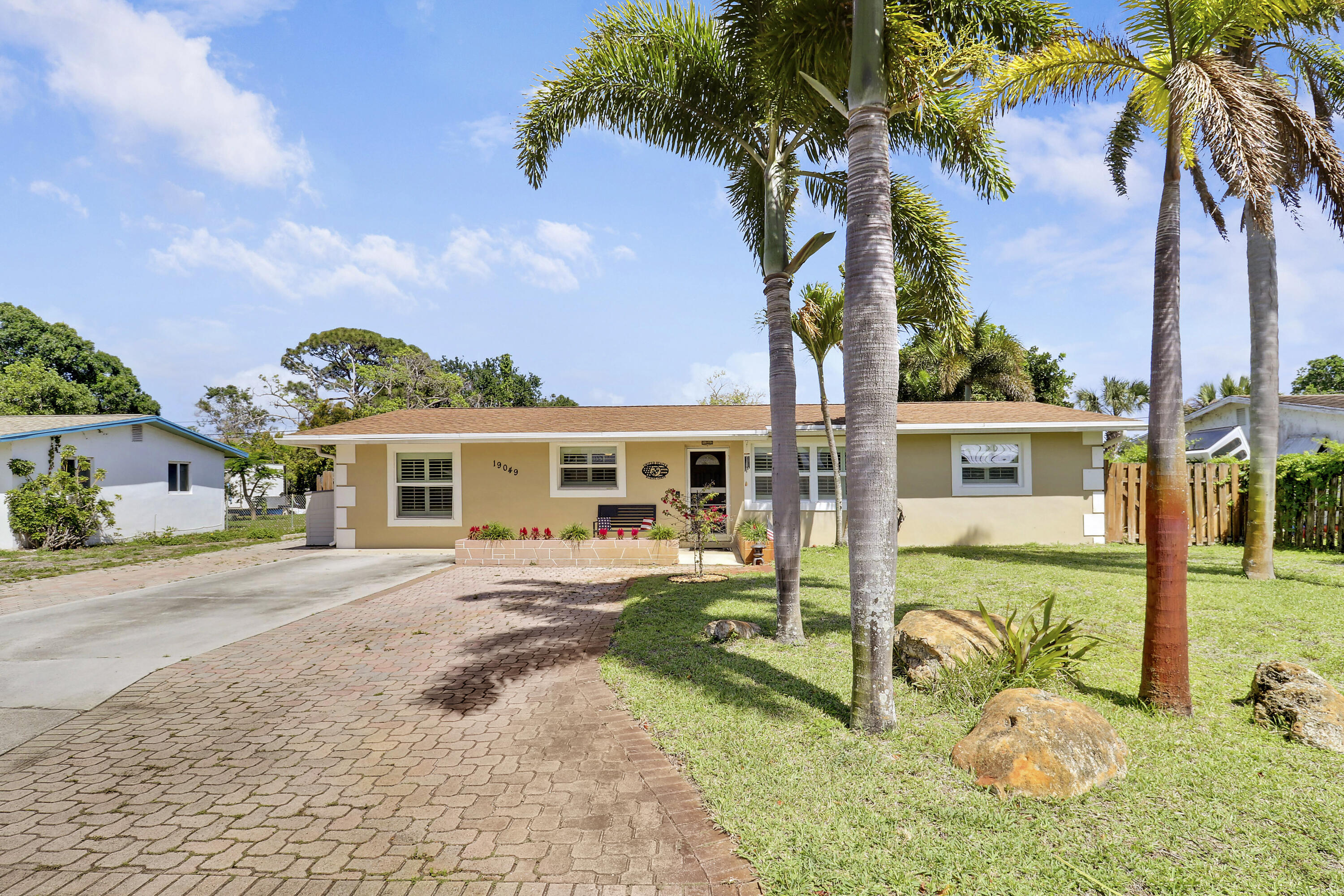 TROPIC VISTA - Residential