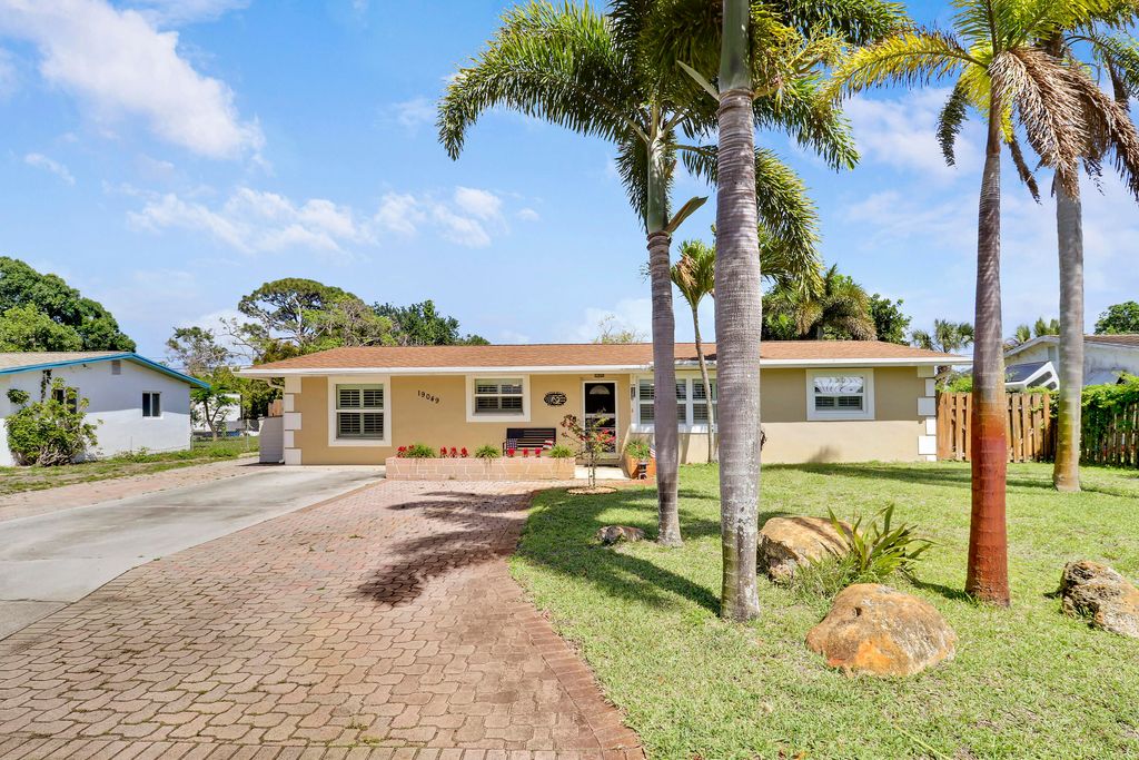 Photo of 19049 SE Robert Drive, Jupiter, FL 33469 (MLS # B26015173)