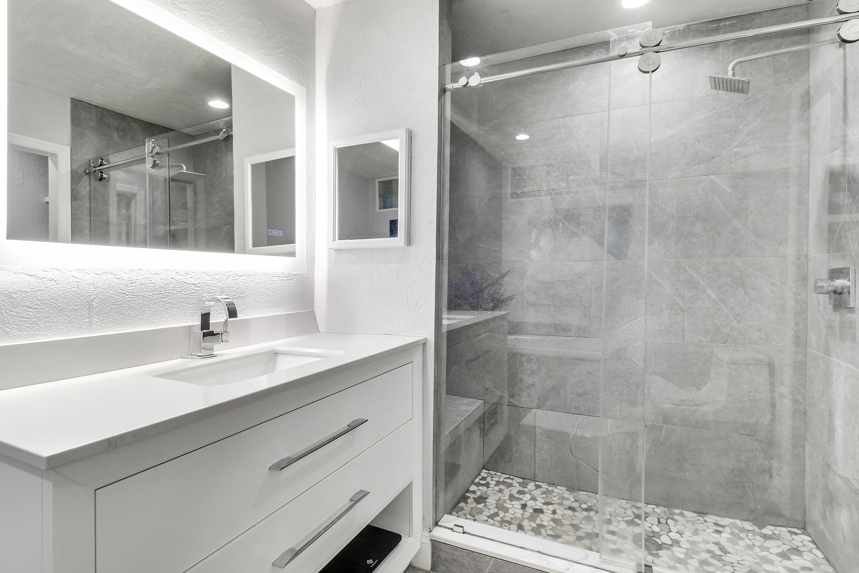 TROPIC VISTA - Residential