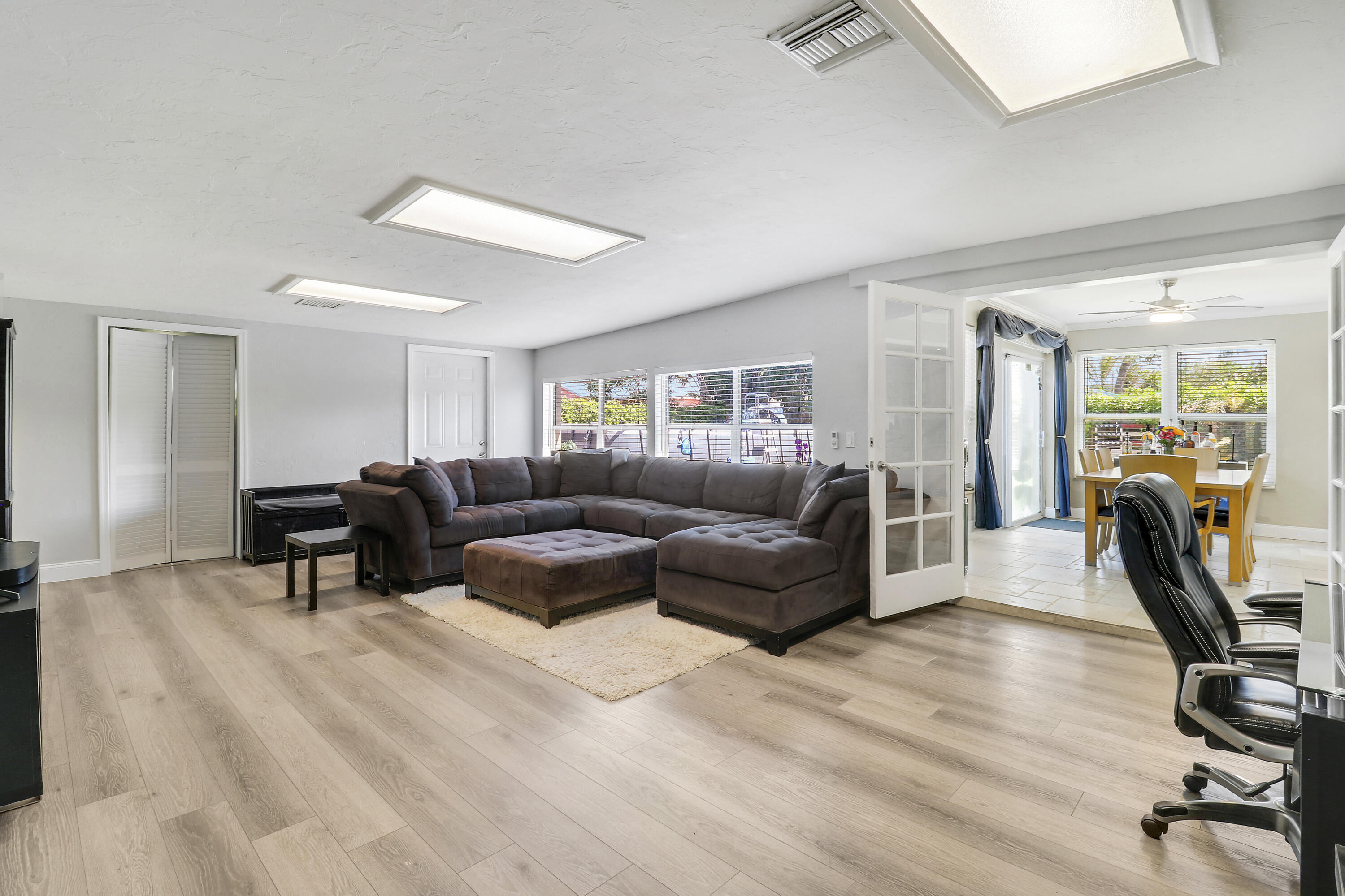 TROPIC VISTA - Residential