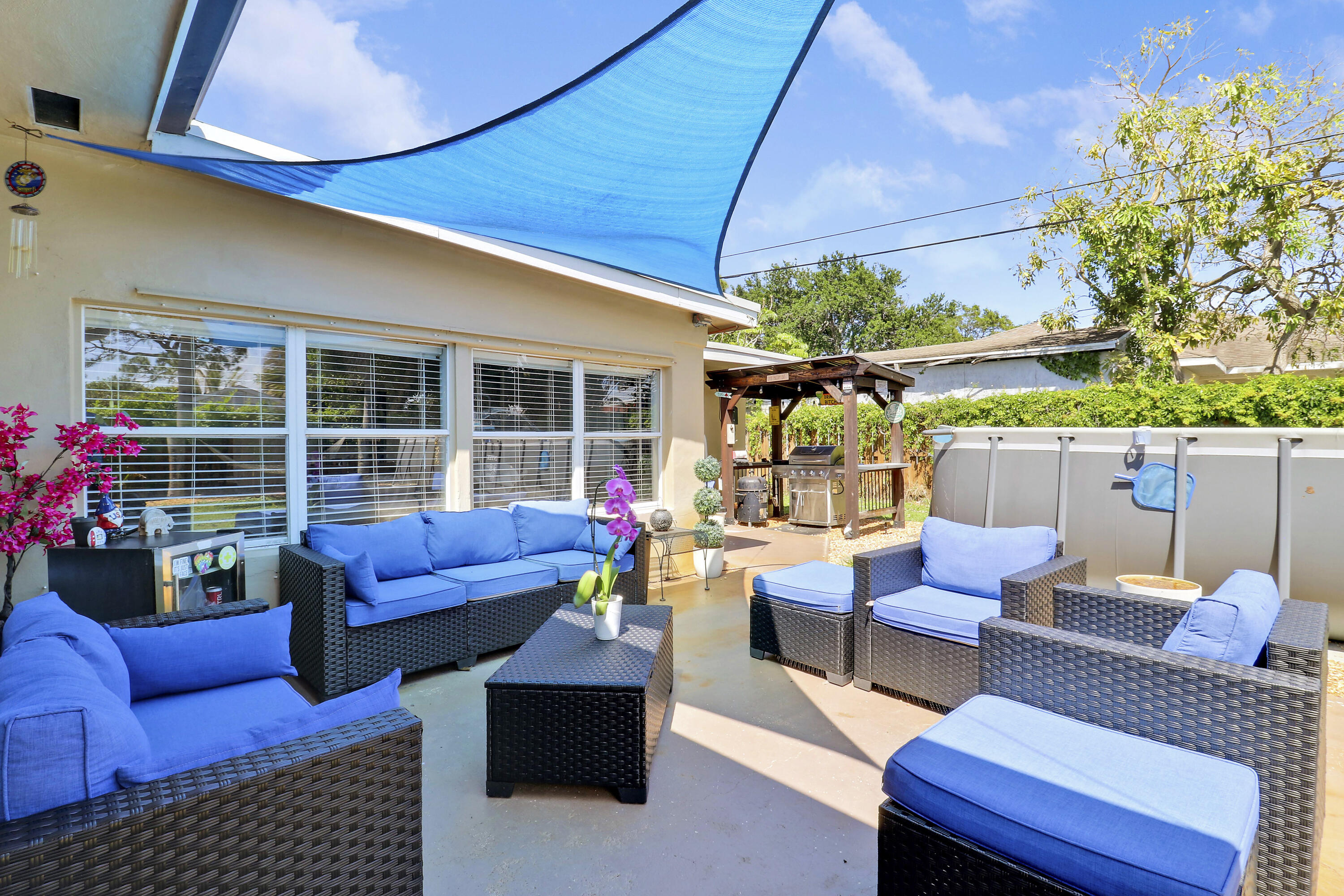 TROPIC VISTA - Residential