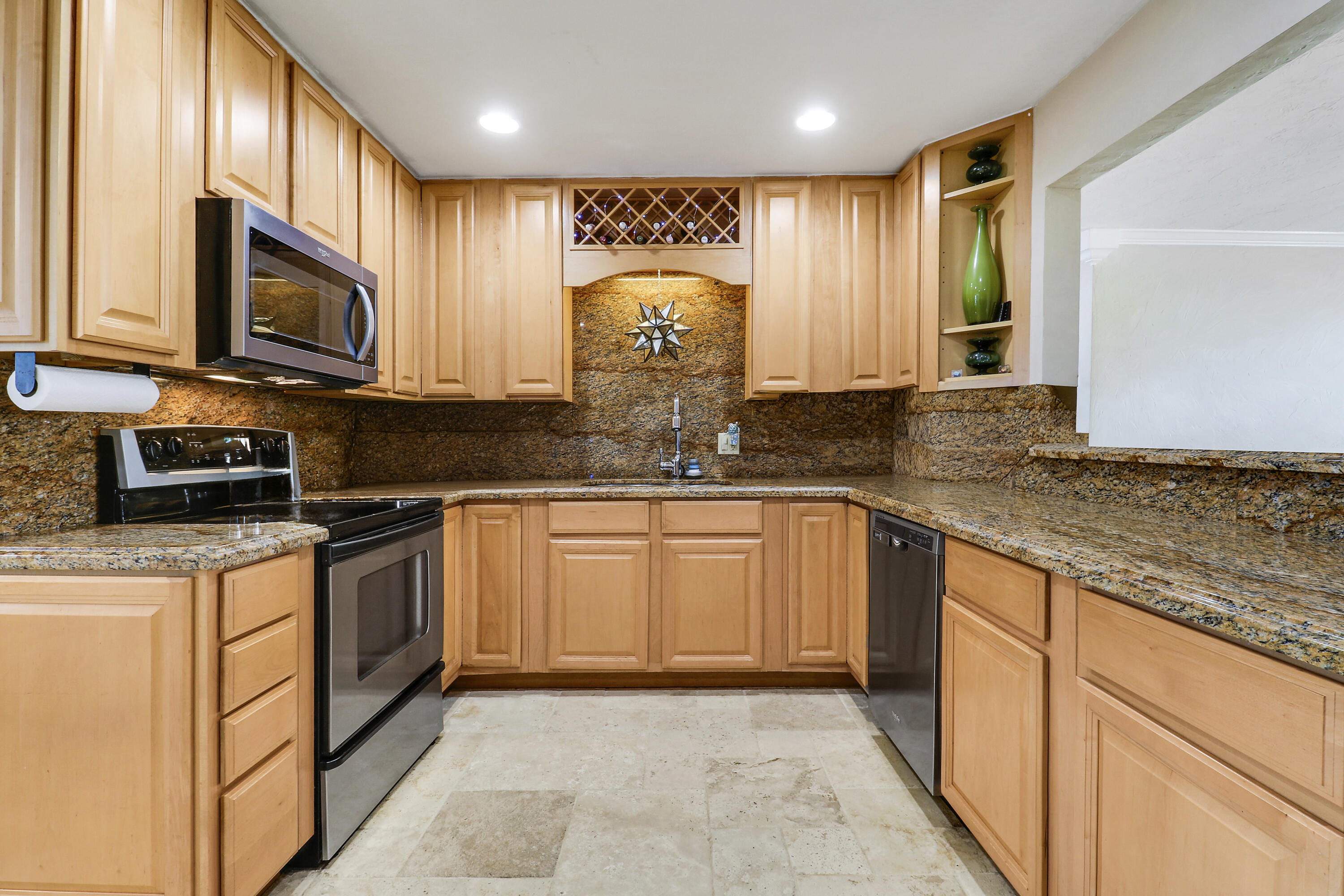 TROPIC VISTA - Residential