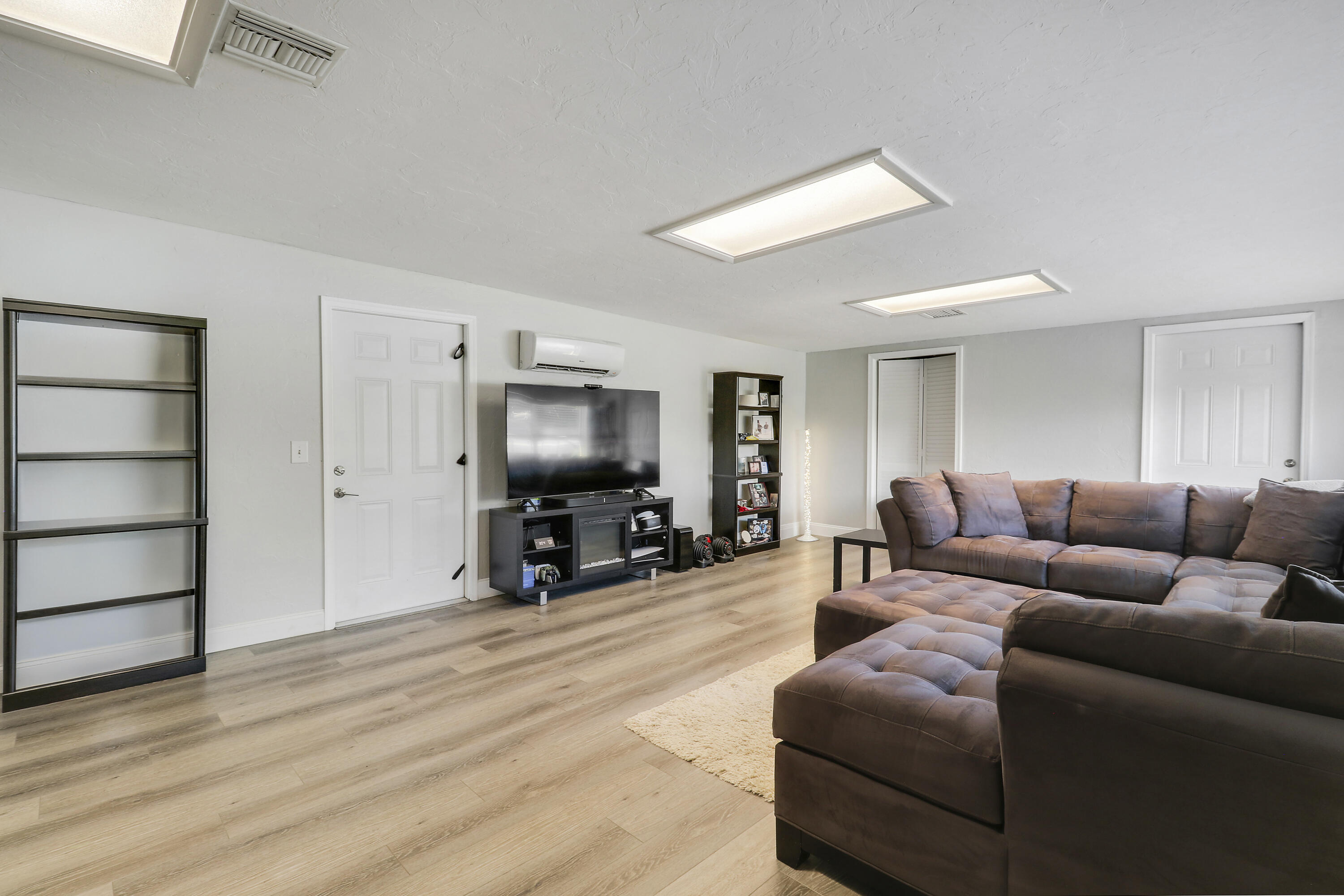 TROPIC VISTA - Residential