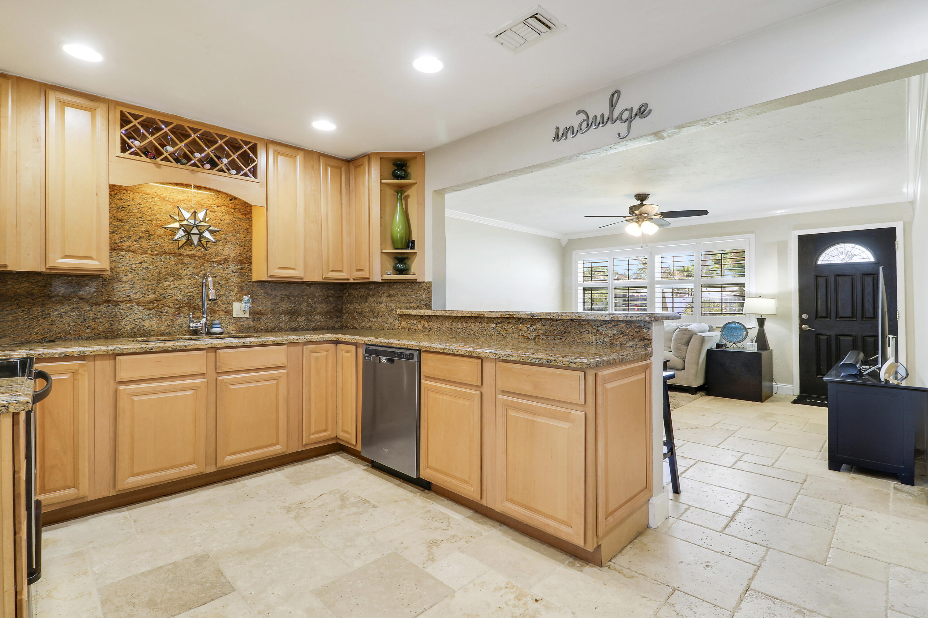 TROPIC VISTA - Residential