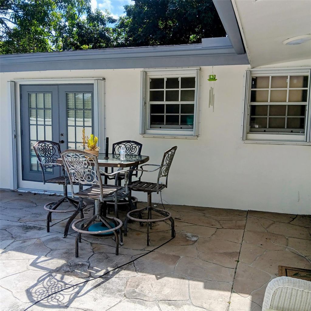 Photo of 5402 SW 1st St, Plantation, FL 33317 (MLS # F10532611)