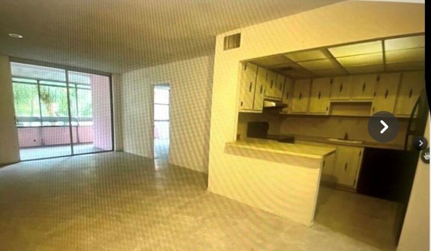 GREAT INVESTORS OPPORTUNITY! NO RESTRICTIONS, UNIT IS RENTED IN $1450 GREAT TENANT. BIG BEDROOM 1 .5 BATH.  call listing agent for more information buyer agent is responsible to call HOA to inquire about any restrictions that may apply.