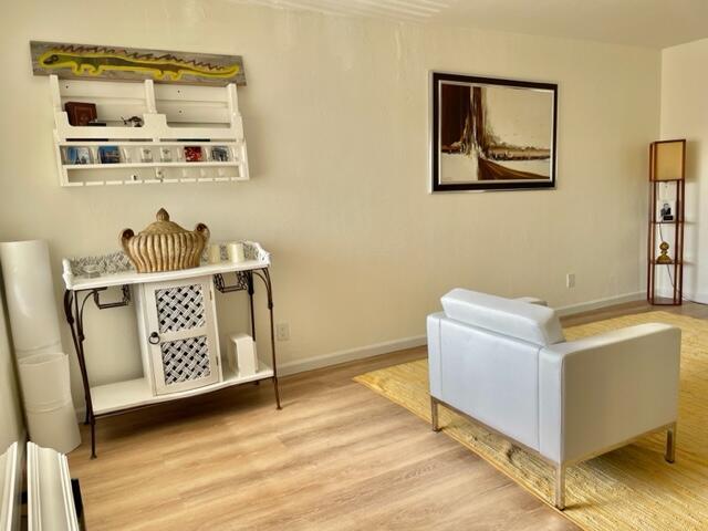 MURRY HILLS APT BLDG COND - Residential