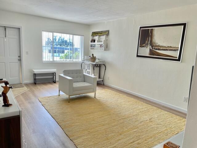 MURRY HILLS APT BLDG COND - Residential