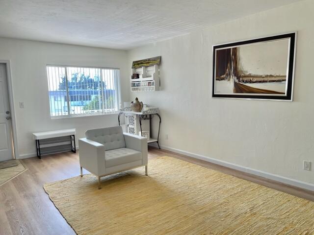 MURRY HILLS APT BLDG COND - Residential