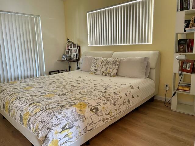 MURRY HILLS APT BLDG COND - Residential
