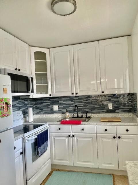 MURRY HILLS APT BLDG COND - Residential