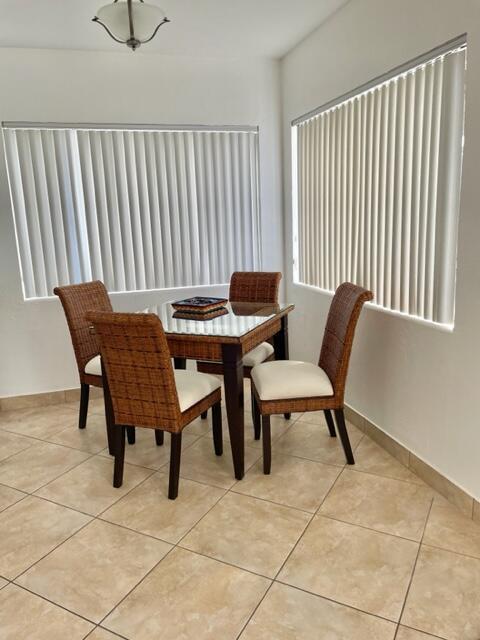 MURRY HILLS APT BLDG COND - Residential